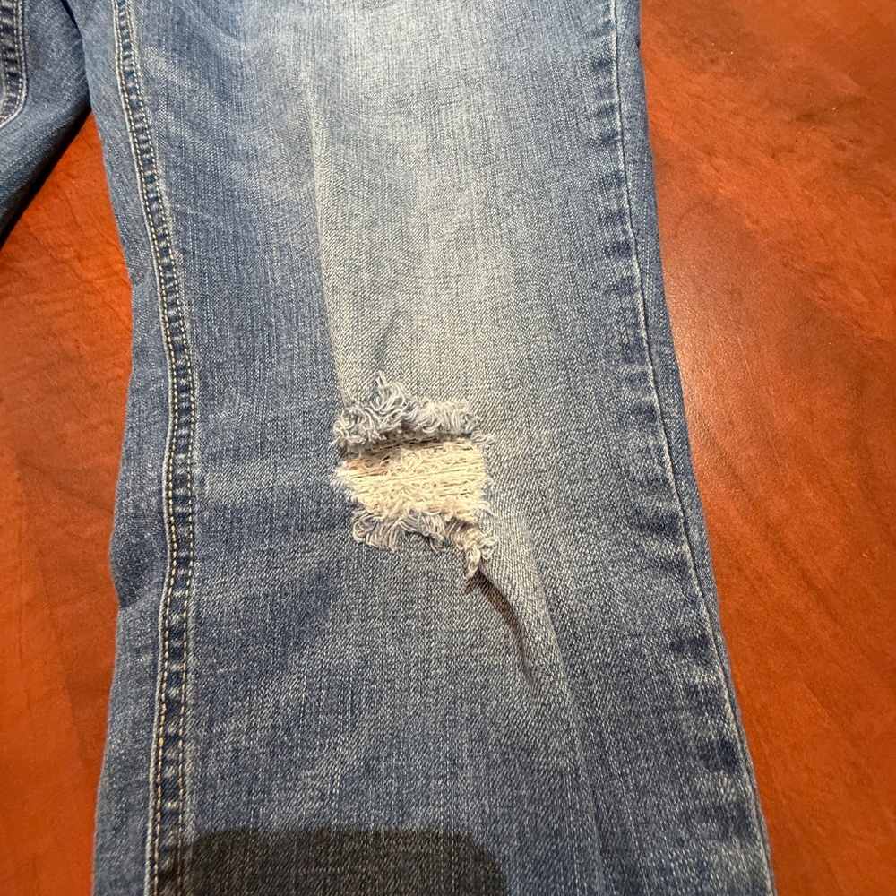 Old Navy Boyfriend Skinny Jeans | Size 14 Petite | Distressed Cuffed Denim - Picture 4 of 6
